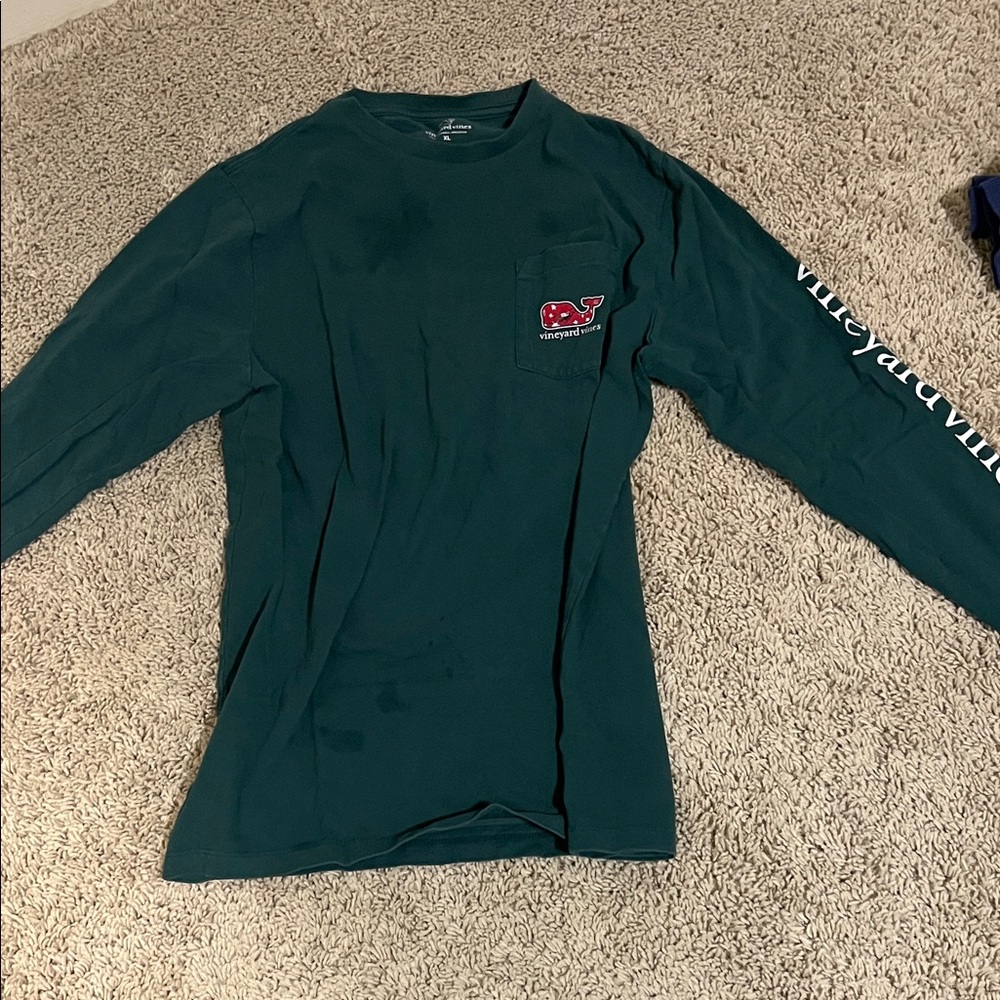 Vineyard Vines kids long sleeve shirt christmas only worn once!